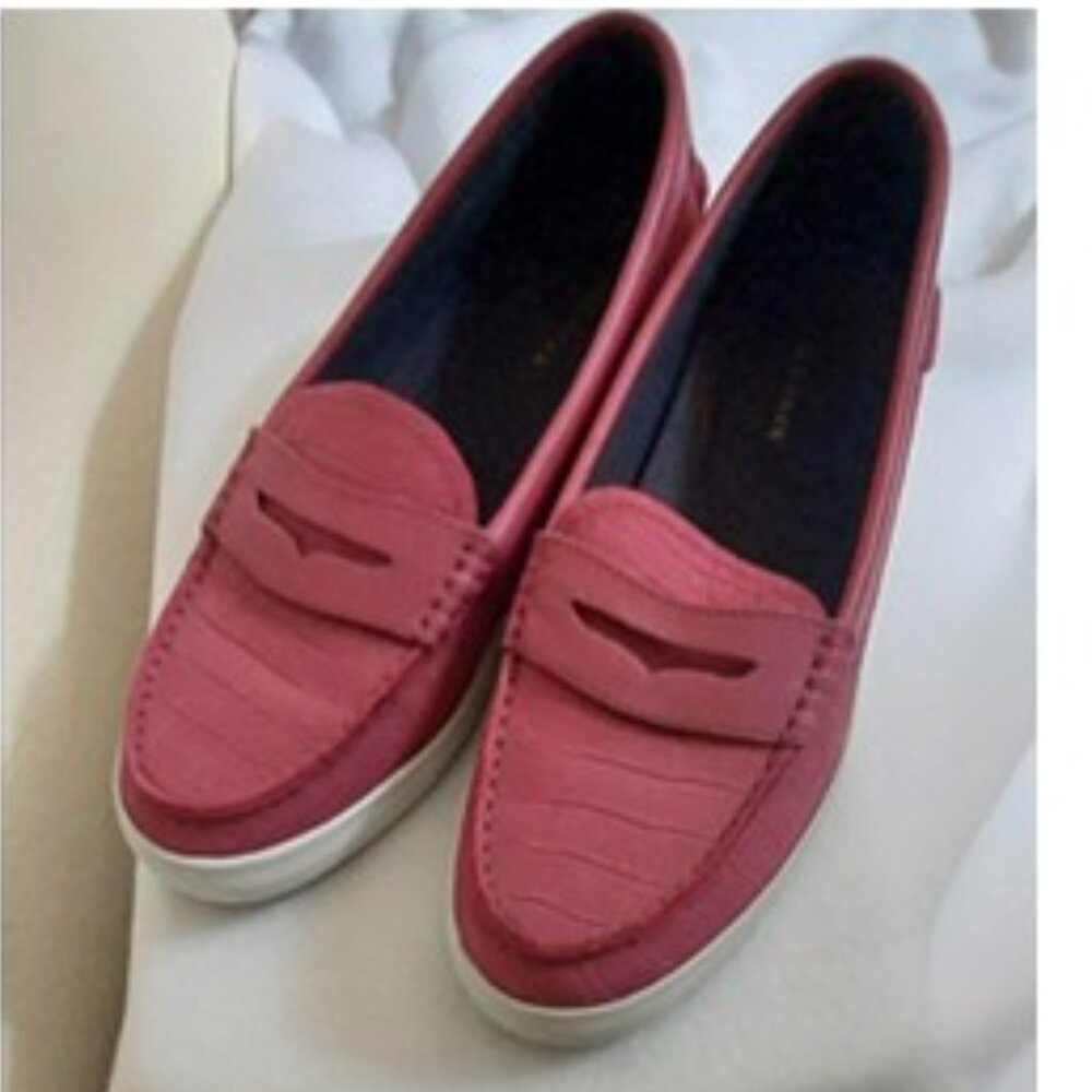 COLE HAAN Croc Textured Nantucket Penny Loafer Red Rose SZ 8 B - LIKE NEW